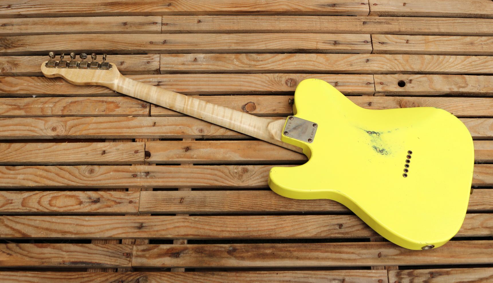 chitarra telecaster gialla retro