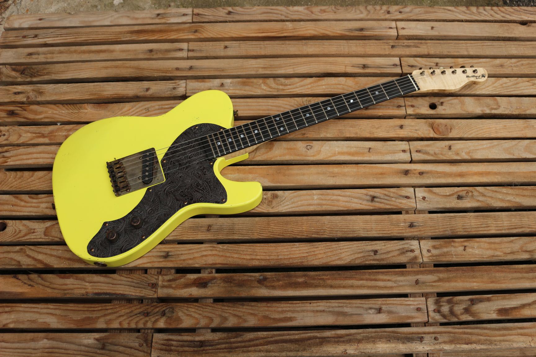 chitarra telecaster gialla